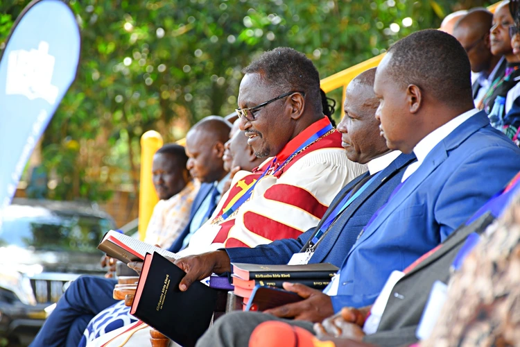 Abunjia ma kuuma Chuka makĩthoma Kĩrĩkanĩro kĩa Gĩchuka